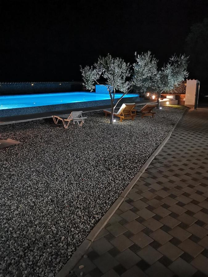 Jacuzi Cottage In The Olive Grove Pula Buitenkant foto