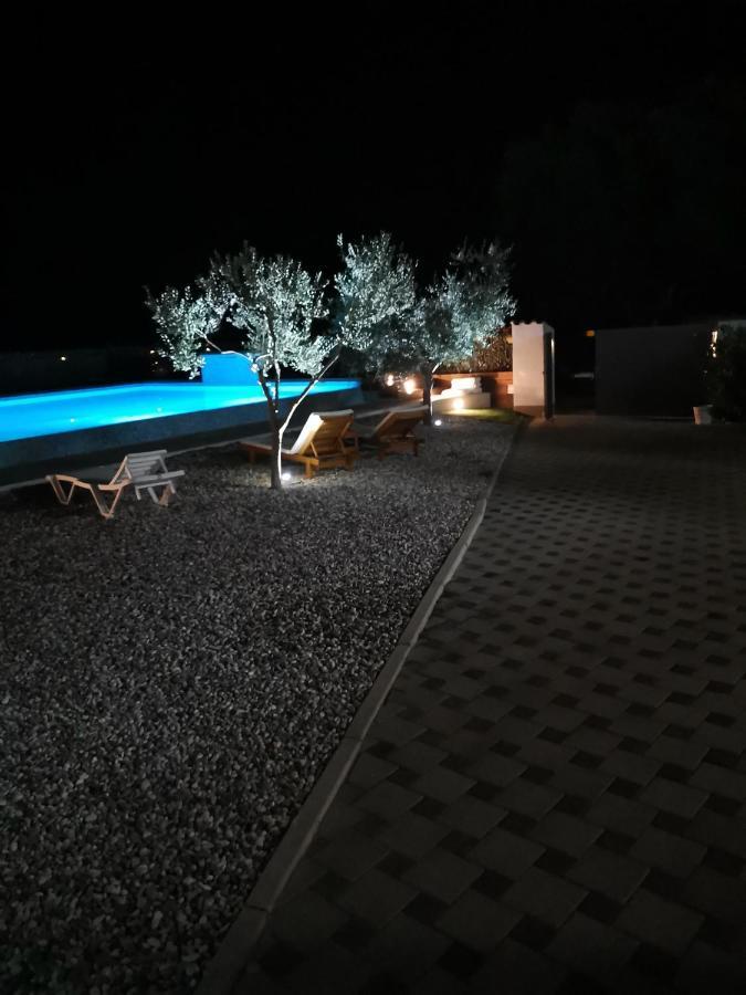 Jacuzi Cottage In The Olive Grove Pula Buitenkant foto